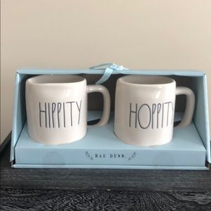 Rae Dunn HIPPITY & HOPPITY mug set